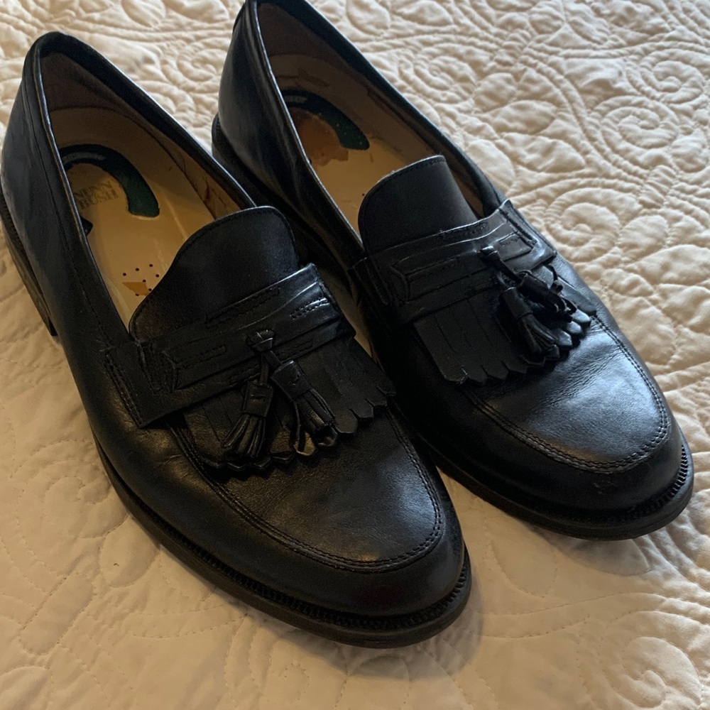 Nunn Bush Men’s black tassel loafers size 11